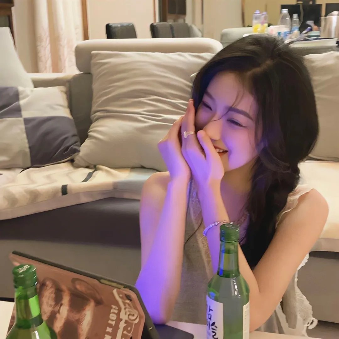 轻拍翻转小魔女